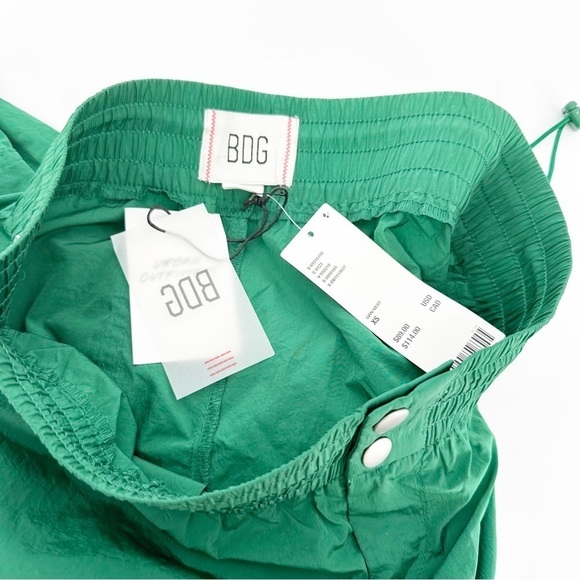 NWT Urban Outfitters BDG Green Cargo Utility Pants - Picture 10 of 10